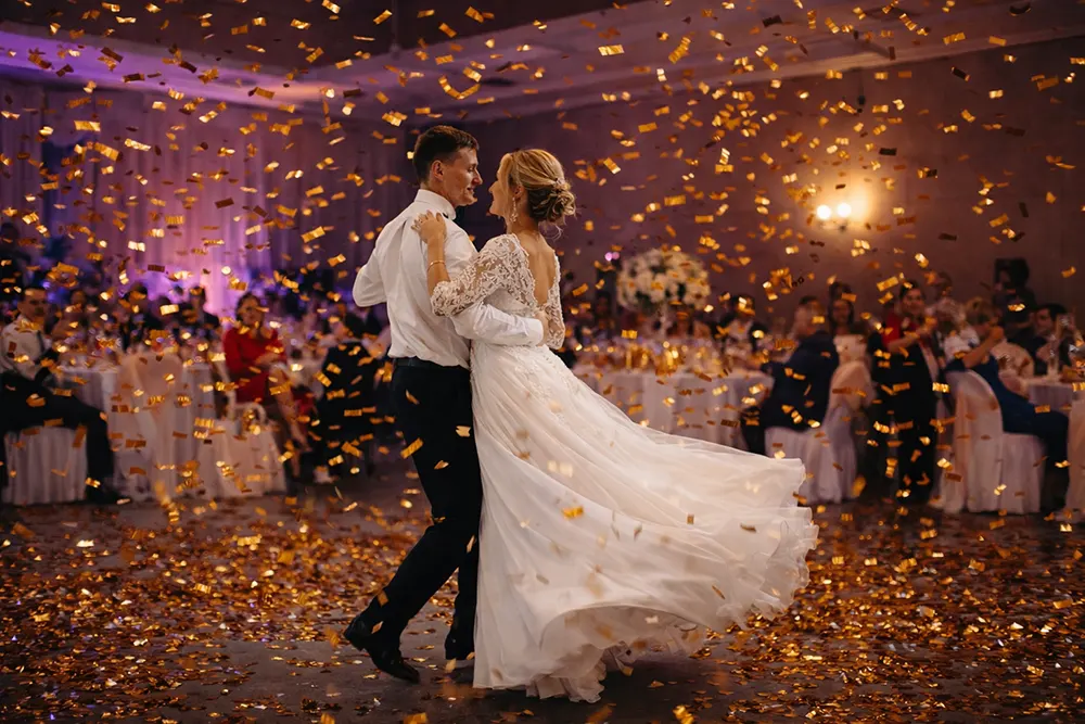 Спецэффекты в Тирасполе: холодные фонтаны, искры, цветной дым, конфетти на праздник и шоу