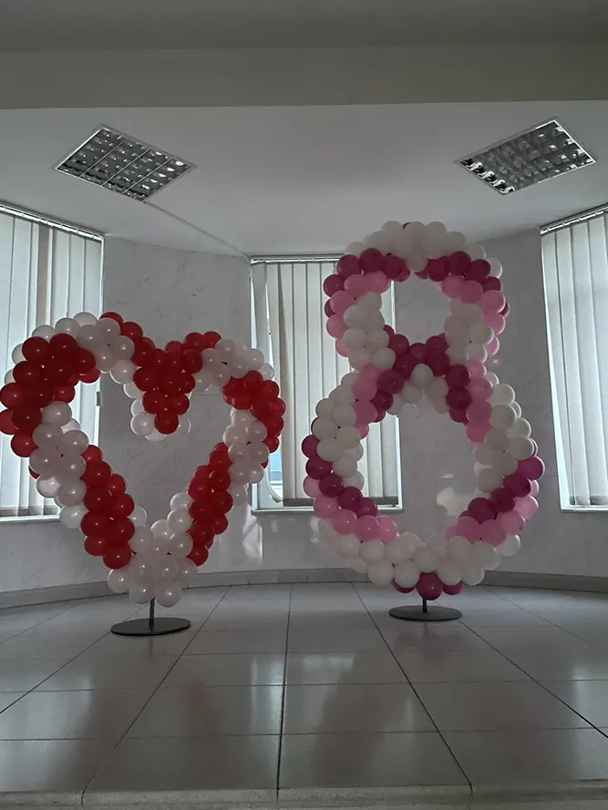 Колонны и арки из шаров Тирасполь: входная группа, открытие магазина, фотозона, монтаж на месте