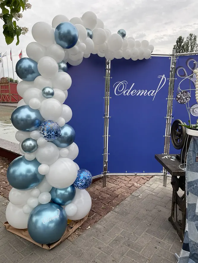 Фотозона из шаров на день рождения/юбилей/выпускной: арки, колонны, цифры, декор прессвол