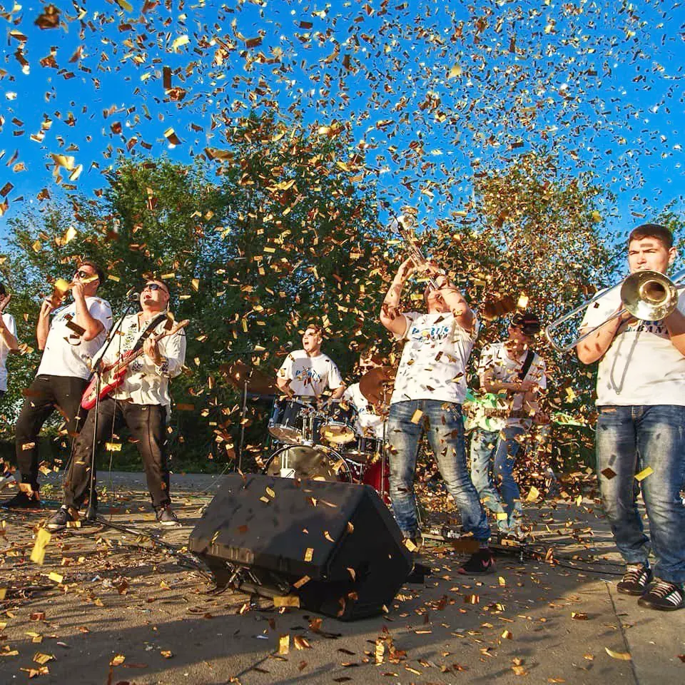 Спецэффекты в Тирасполе: холодные фонтаны, искры, цветной дым, конфетти на праздник и шоу